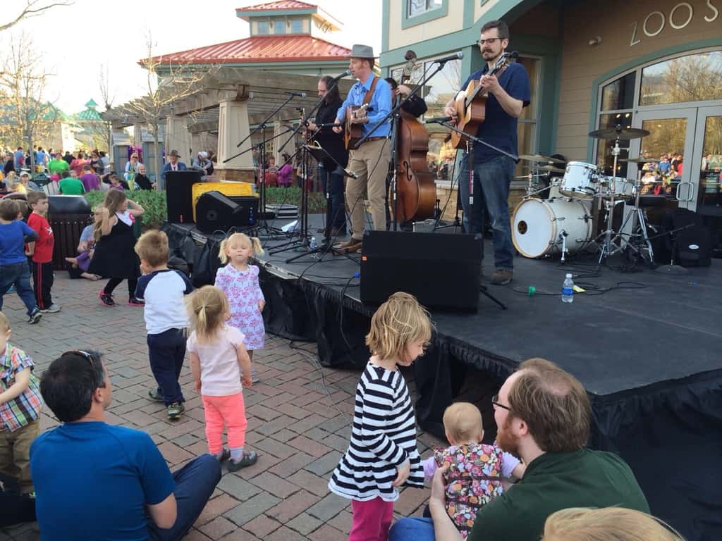 We had a blast at Tunes and Blooms this evening! We first enjoyed a picnic dinner and lots of exploring by the reptile house. When the music started, we cut through the crowd to join the other youngsters in the “mosh pit.” Our girls loved dancing, and were surprisingly not shy around all the strangers.