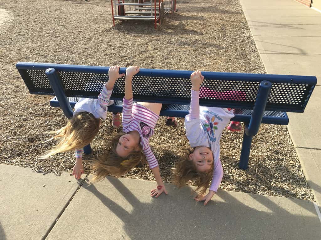 We had another great Girl Scouts meeting today! The girls earned certificates for the “Friendly and Helpful” petal. We talked about what it means to be friendly, how to be helpful, made Daisy friendship chains, and more. They all seemed to have a good time!