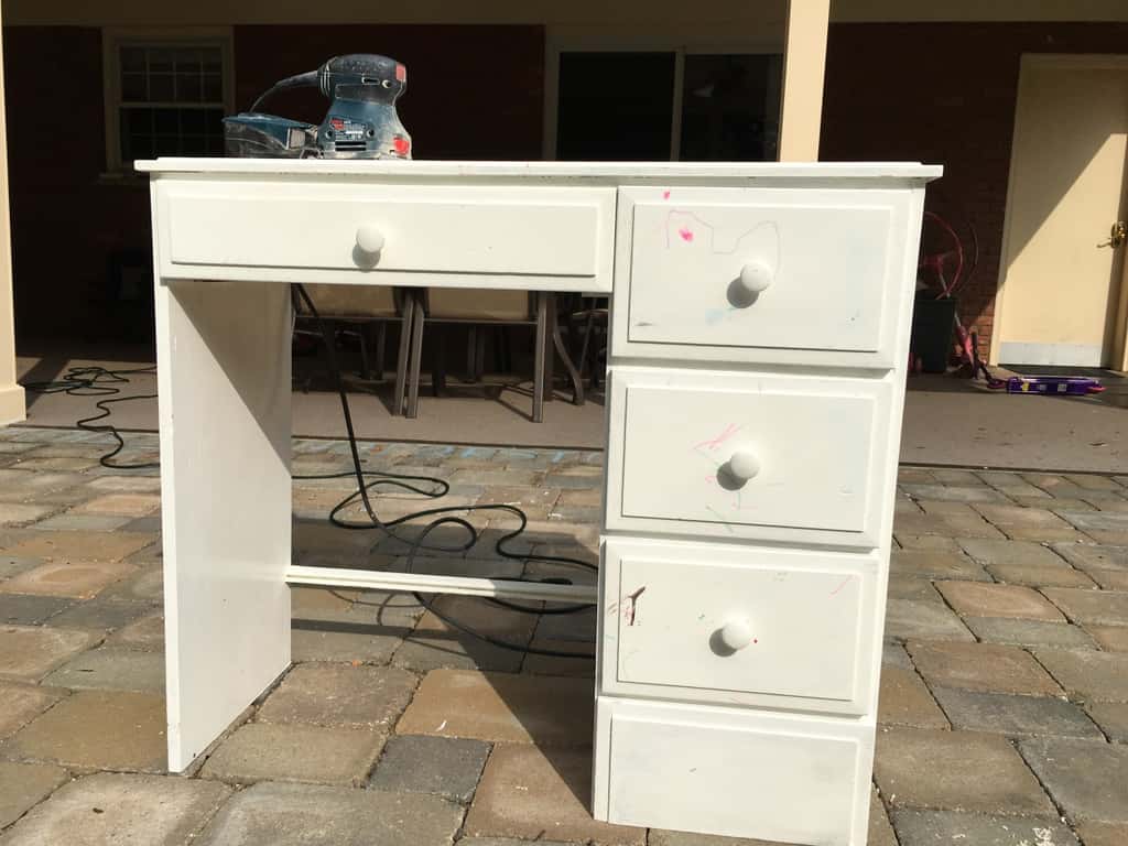 We finished Abby’s desk. We think it looks pretty good!