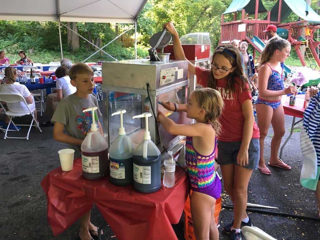 Kenwood Hills knows how to throw a fun Fourth of July party! We’re so lucky to be part of this neighborhood!