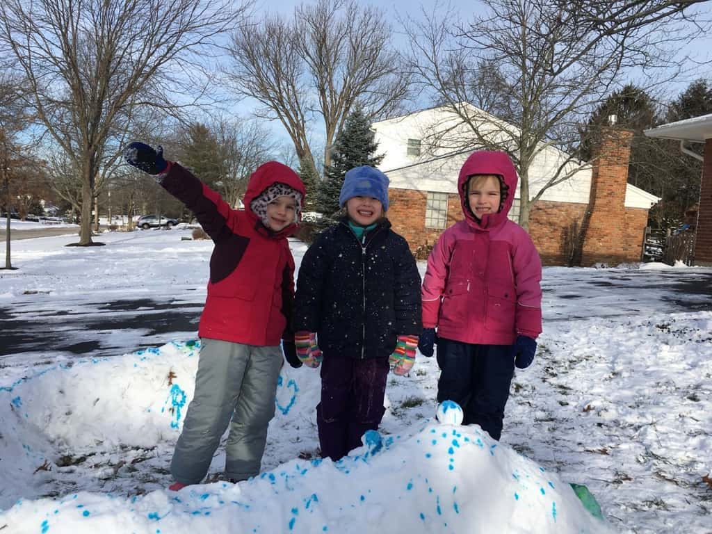 Ambitious cookie-selling, more happy fort-building, and enthusiastic movie-recommending - all part of a good Sunday.