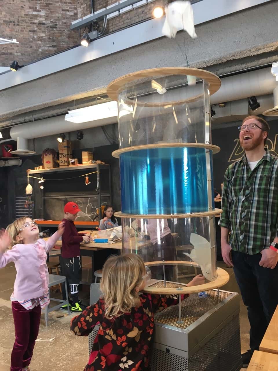 I think we now understand why Clara likes Chicago so much. Day 2 was loads of fun! We loved the highly interactive Chicago Children’s Museum!