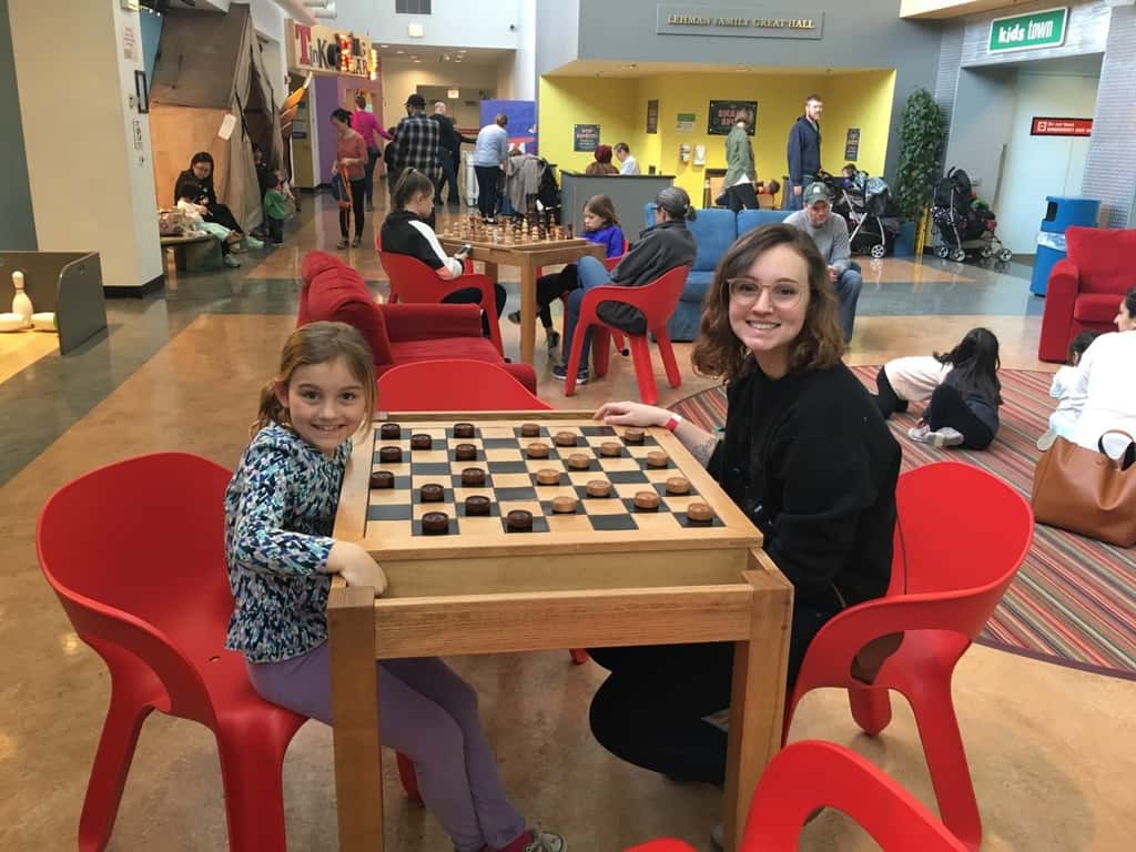 I think we now understand why Clara likes Chicago so much. Day 2 was loads of fun! We loved the highly interactive Chicago Children’s Museum!