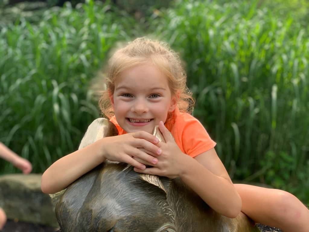 Summer adventure list: a trip to the zoo to see the “goat show” and bird show. They loved it when Eunice suddenly recognized them during the show.
