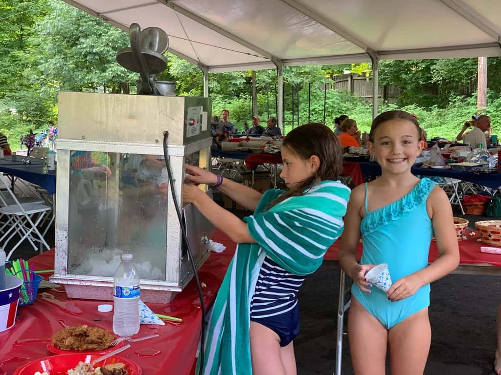 Another happy 4th of July in Kenwood Hills!